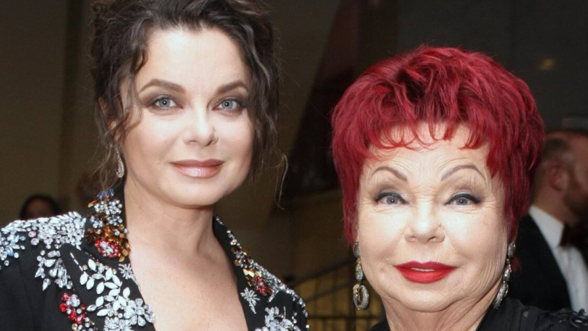 Ukraynanı dəstəkləyən Korolevanın anası Rusiya vətəndaşlığı istəyir: Mixalkov onu layiq görmür