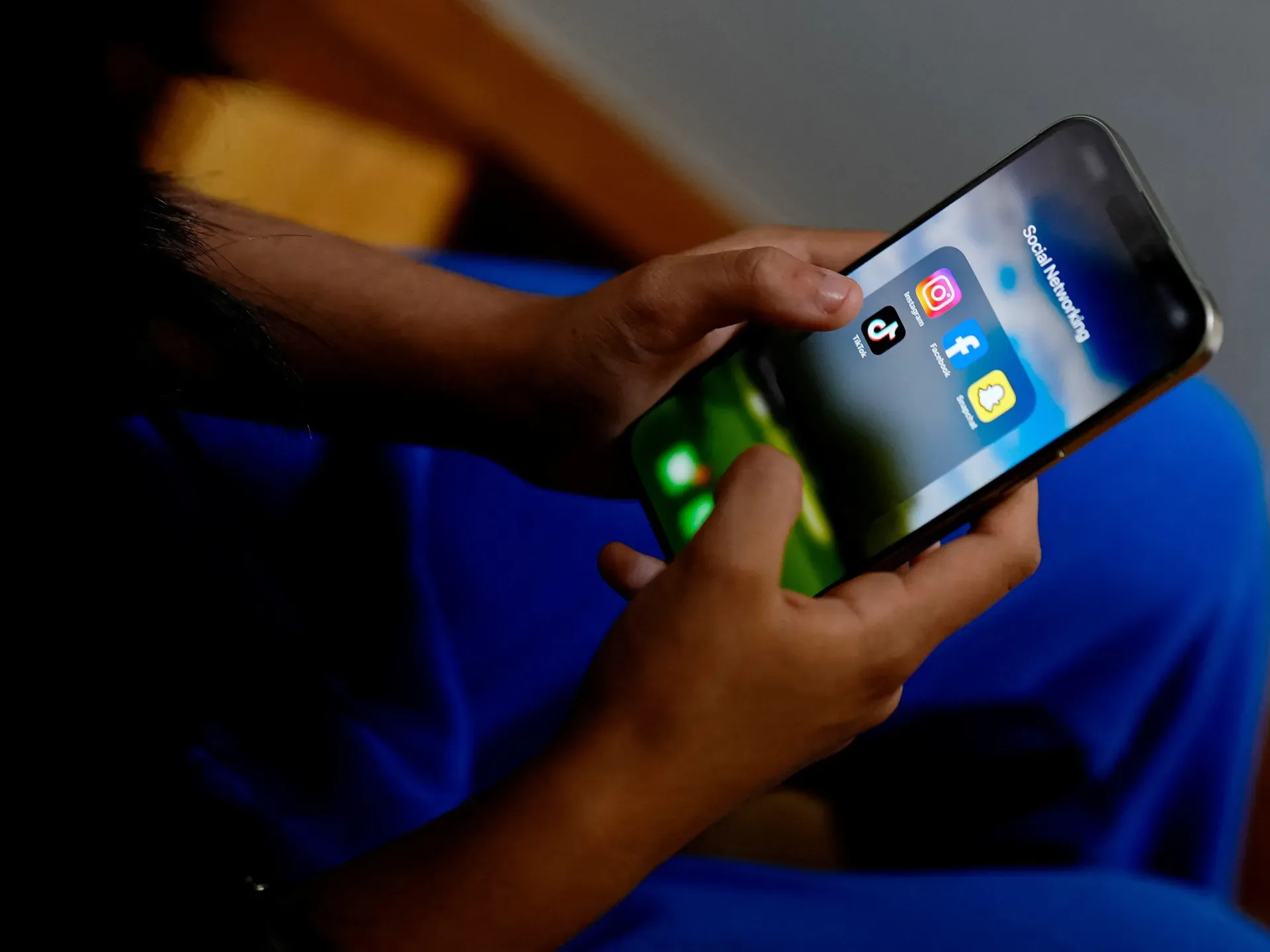 Avstraliya 16 yaşından kiçik uşaqlara Reddit və Kick qadağan etdi