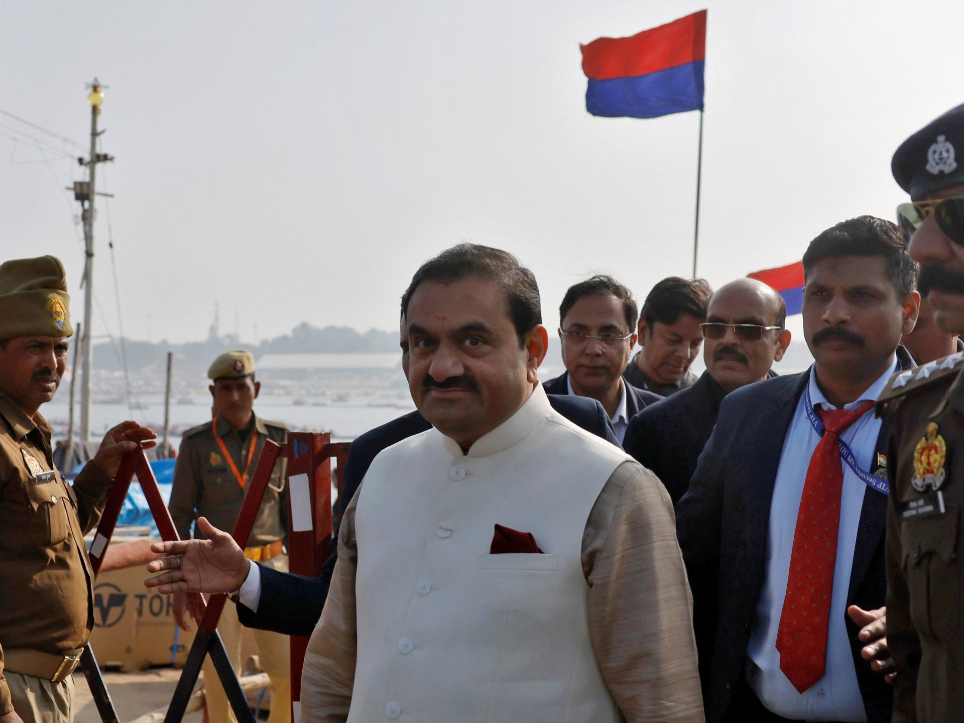 Hindistan tənzimləyiciləri Adani Qrupuna qarşı manipulyasiya iddialarını rədd etdi