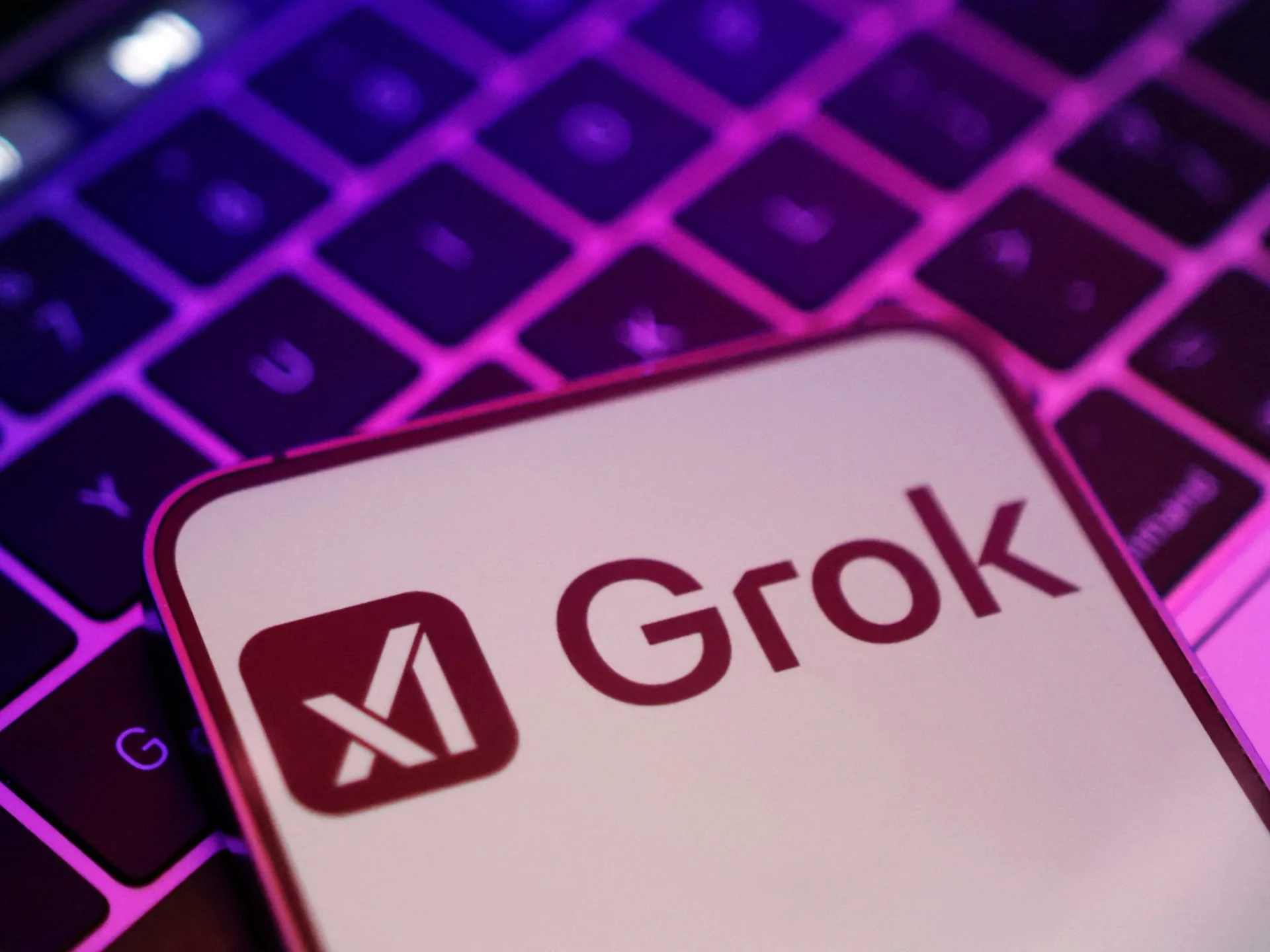 Grok: Elon Musk-ın çatbotu niyə antisemitizmdə ittiham olunur