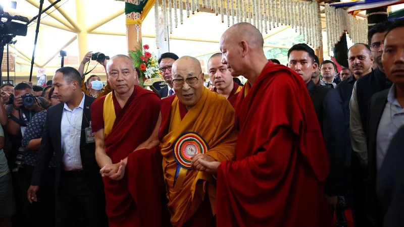 Dalay Lama 90 illik yubileyini qeyd etdi: Sürgün evində izdiham