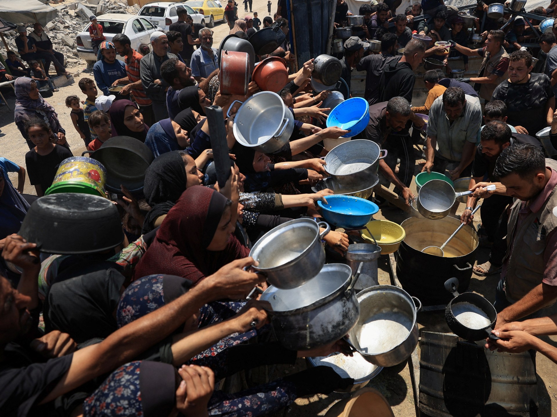 100-dən artıq QHT: İsrailin məcburi aclığı Qəzzanı bürüyür