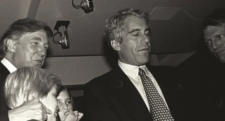 Epşteynin evindən Kəbə örtüyü çıxdı