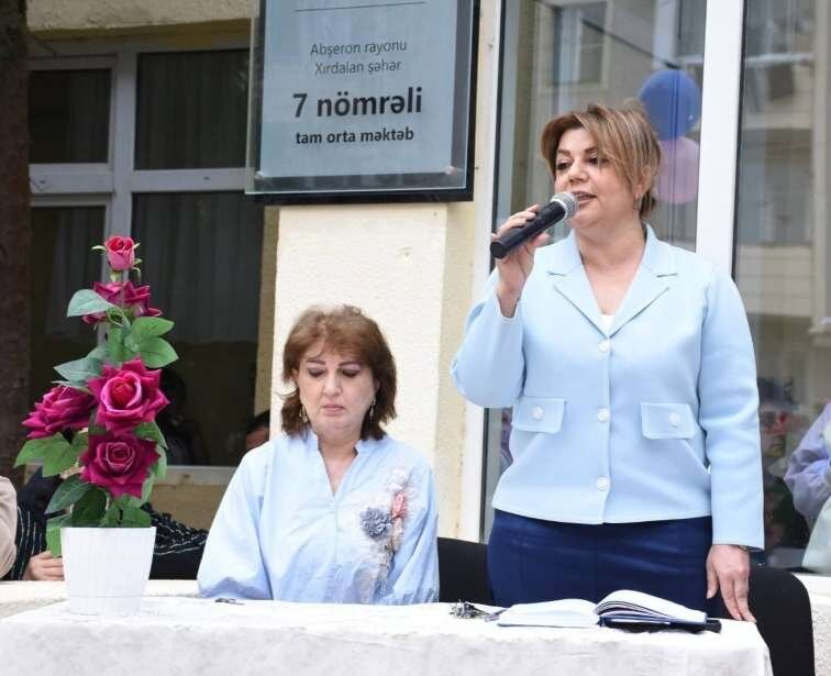 Xırdalan 7 nömrəli məktəbdə foto alveri: Hər şagirddən 12 manat yığılır