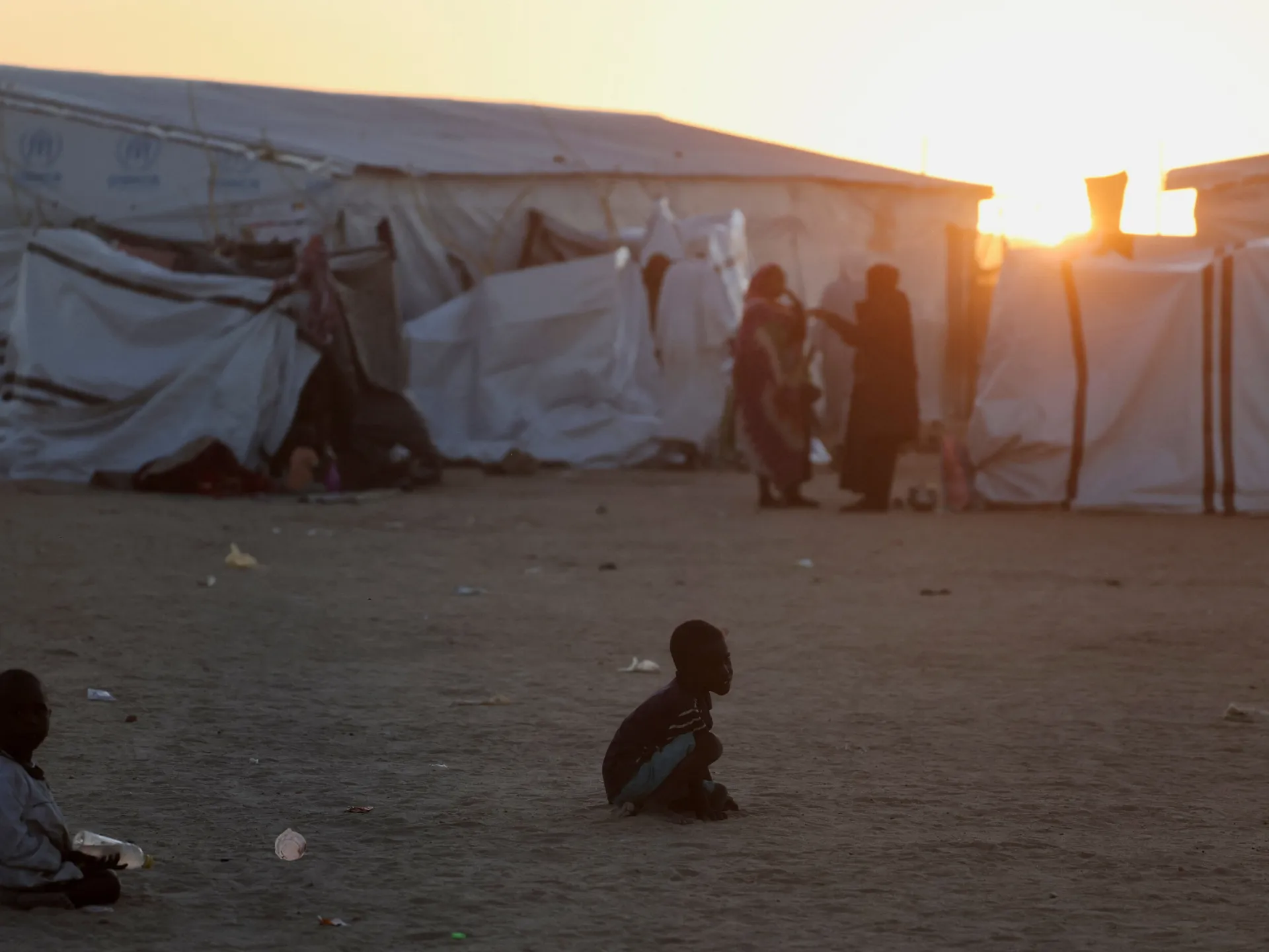 Sudanlılar genişlənən müharibədən yoxsul Çada axın edir