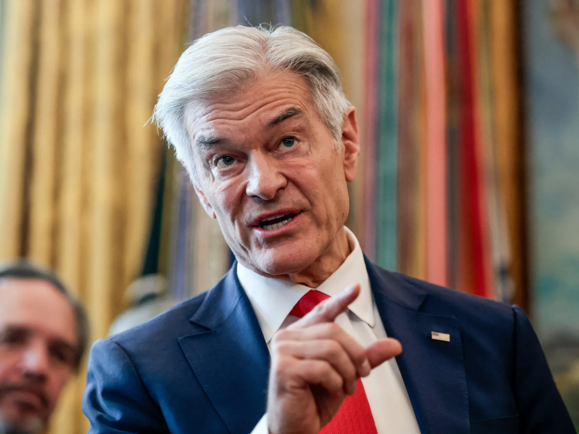 Tramp Səhiyyə Planı Maliyyə və Müddət Qeyri-Müəyyən