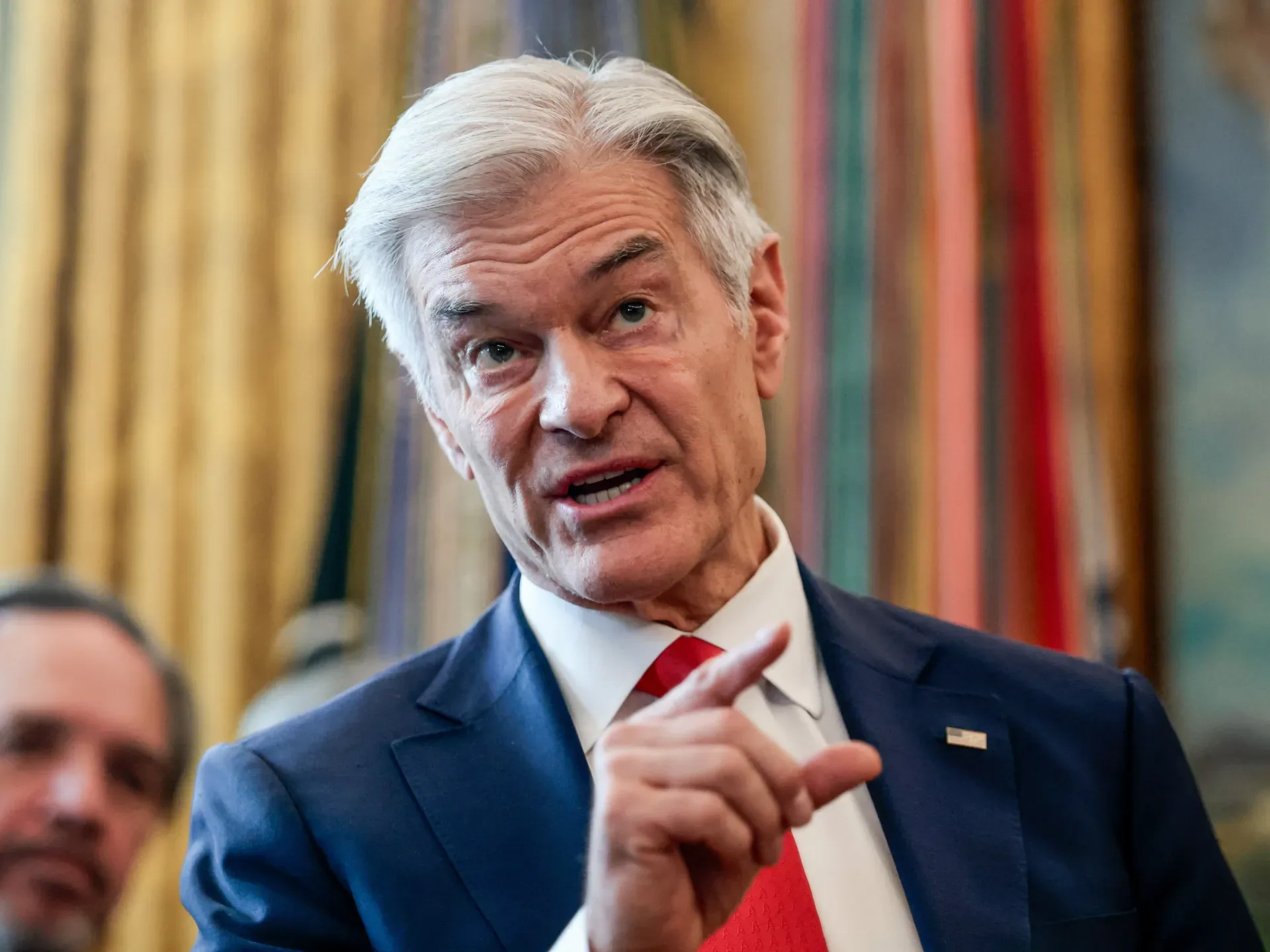 Tramp Səhiyyə Planı Maliyyə və Müddət Qeyri-Müəyyən