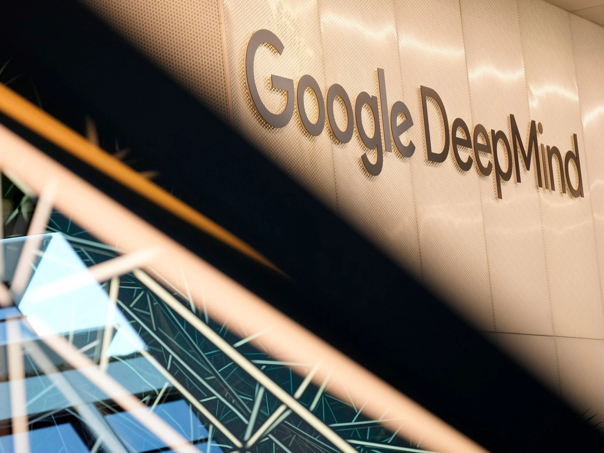 Google-un Sİ video aləti dezinformasiya qorxusunu gücləndirir
