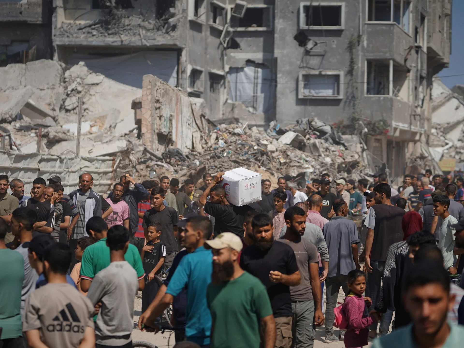 Qəzzada İsrail zərbələri: 30-dan çox insan həlak oldu, 3-ü yardım məntəqəsi yaxınlığında