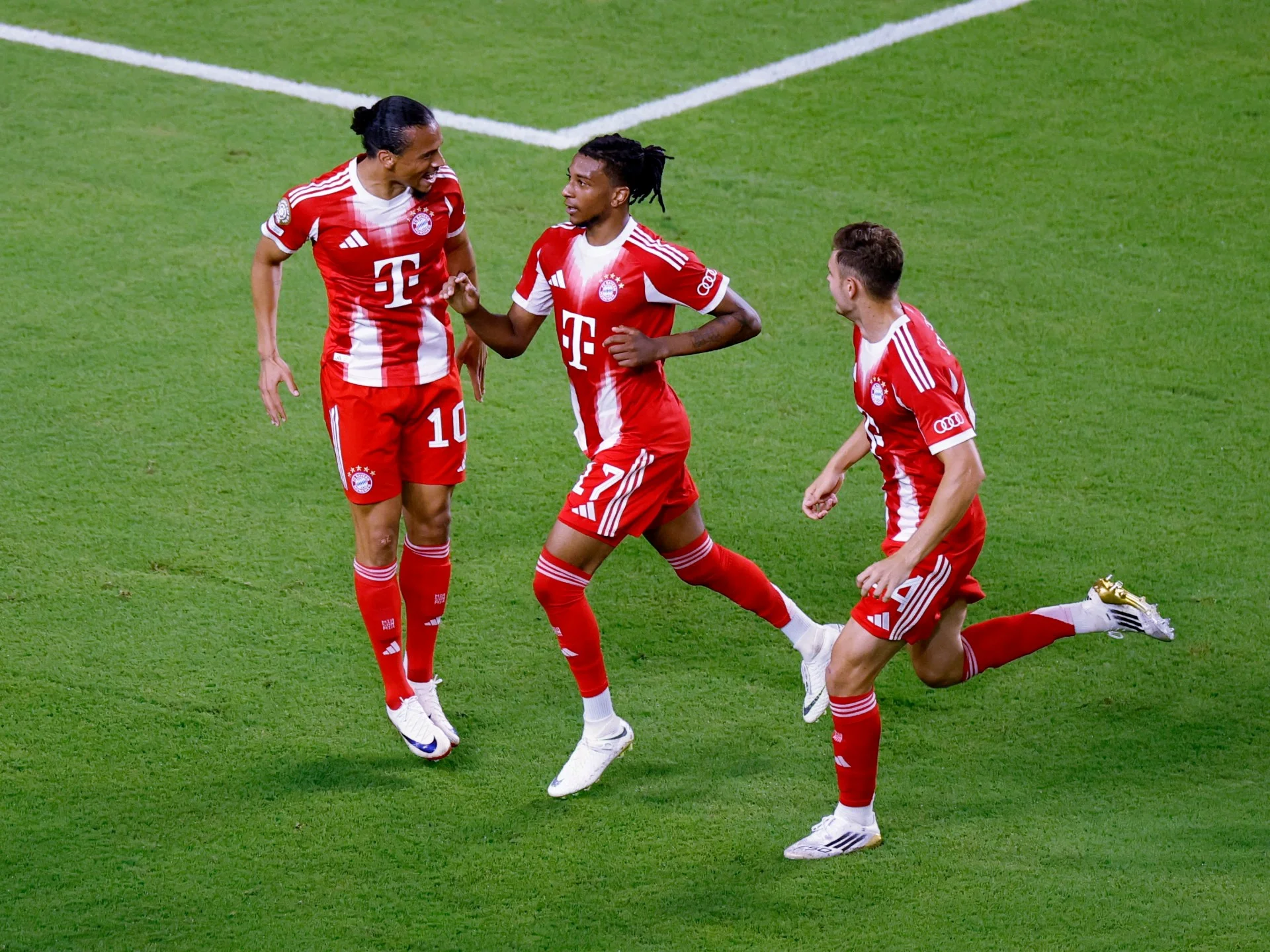 Bayern Münhen FİFA Klublararası Dünya Yarışmasında Boka Xuniorsu 2:1 uddu