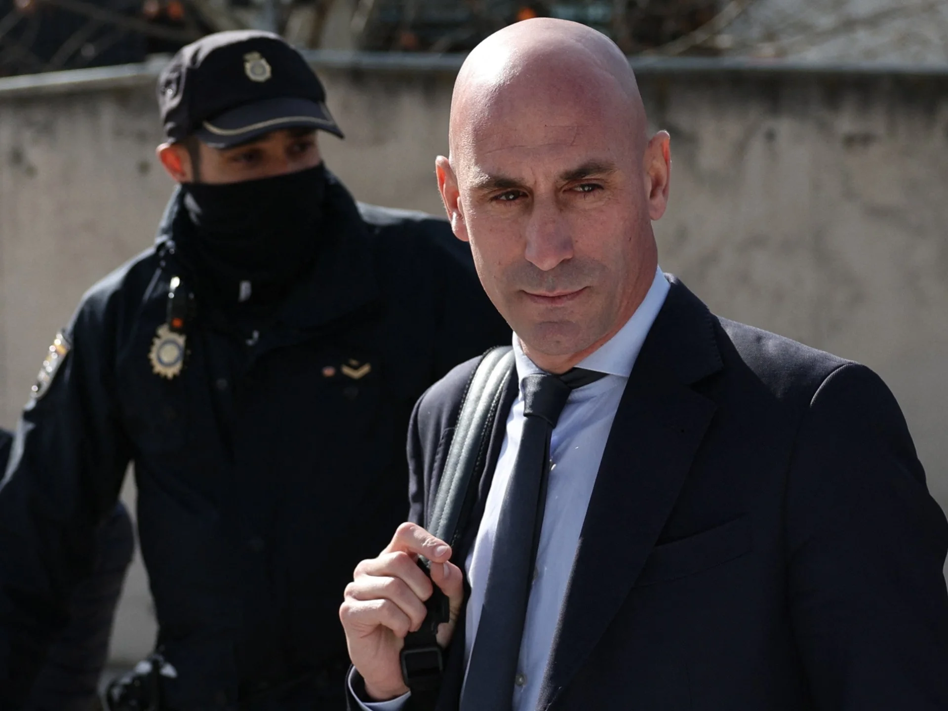 Rubiales Hermoso Öpüşməsi: Cəriməyə Etiraz Edir