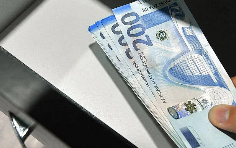 Bakı 248 nömrəli məktəbdə rüşvət iddiası: Direktor və müavin dərs saatı, attestat satır