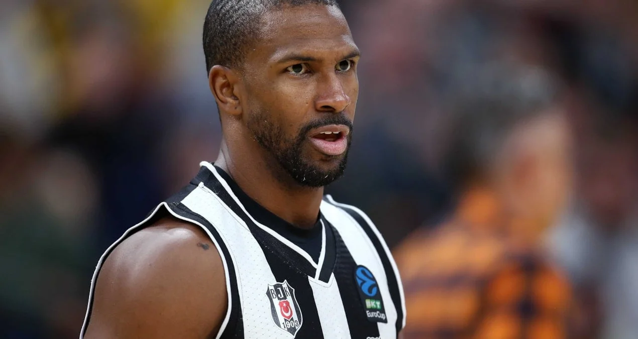 Beşiktaş Derek Needhamla yollarını ayırdı