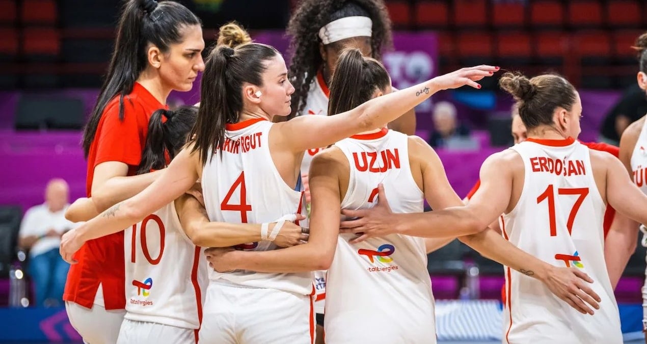 Litvaya qalib gələn milli Dünya Kuboku seçmələrinə yüksəldi
