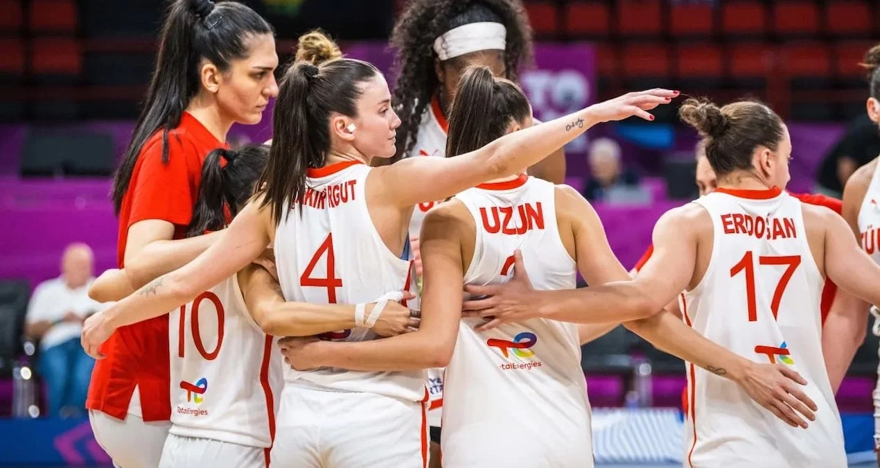 Litvaya qalib gələn milli Dünya Kuboku seçmələrinə yüksəldi