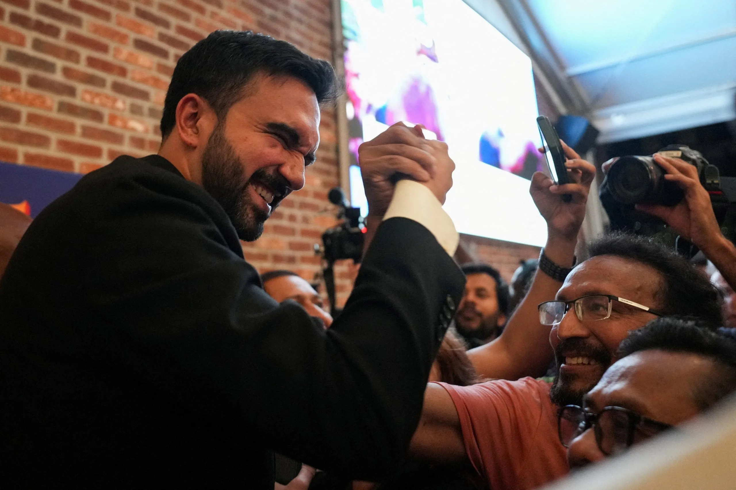 Trampın hədəfində sosialist müsəlman namizəd: "Sakit oturacaq"