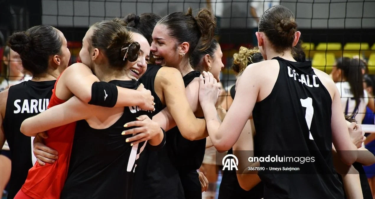 Qadın voleybolçular qızıl medal qazanıb