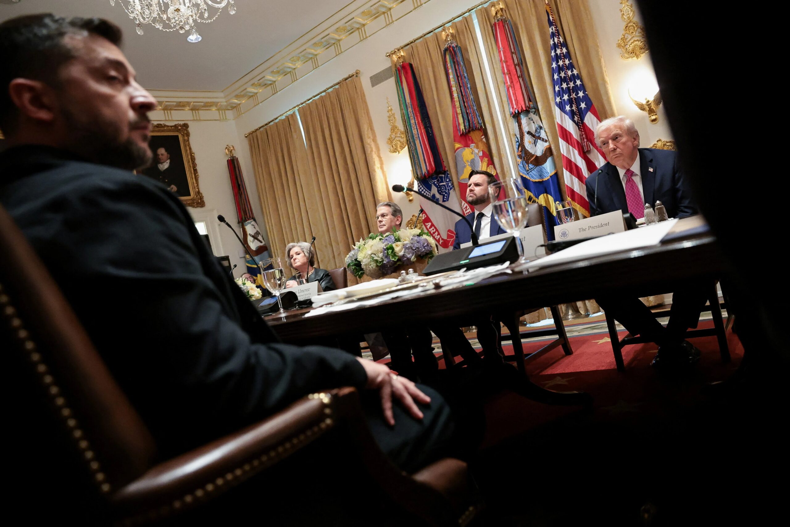 Trump-Zelenski görüşündə gizli gərginlik