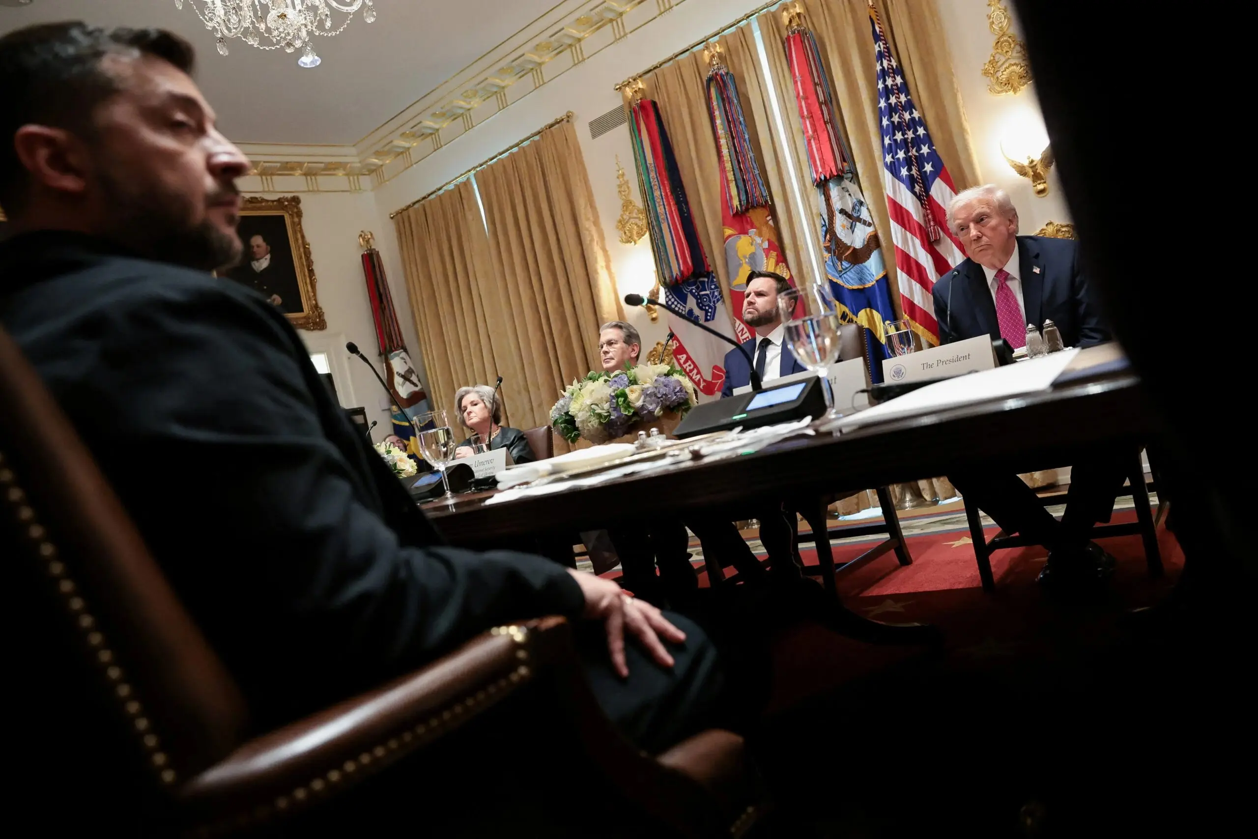 Trump-Zelenski görüşündə gizli gərginlik