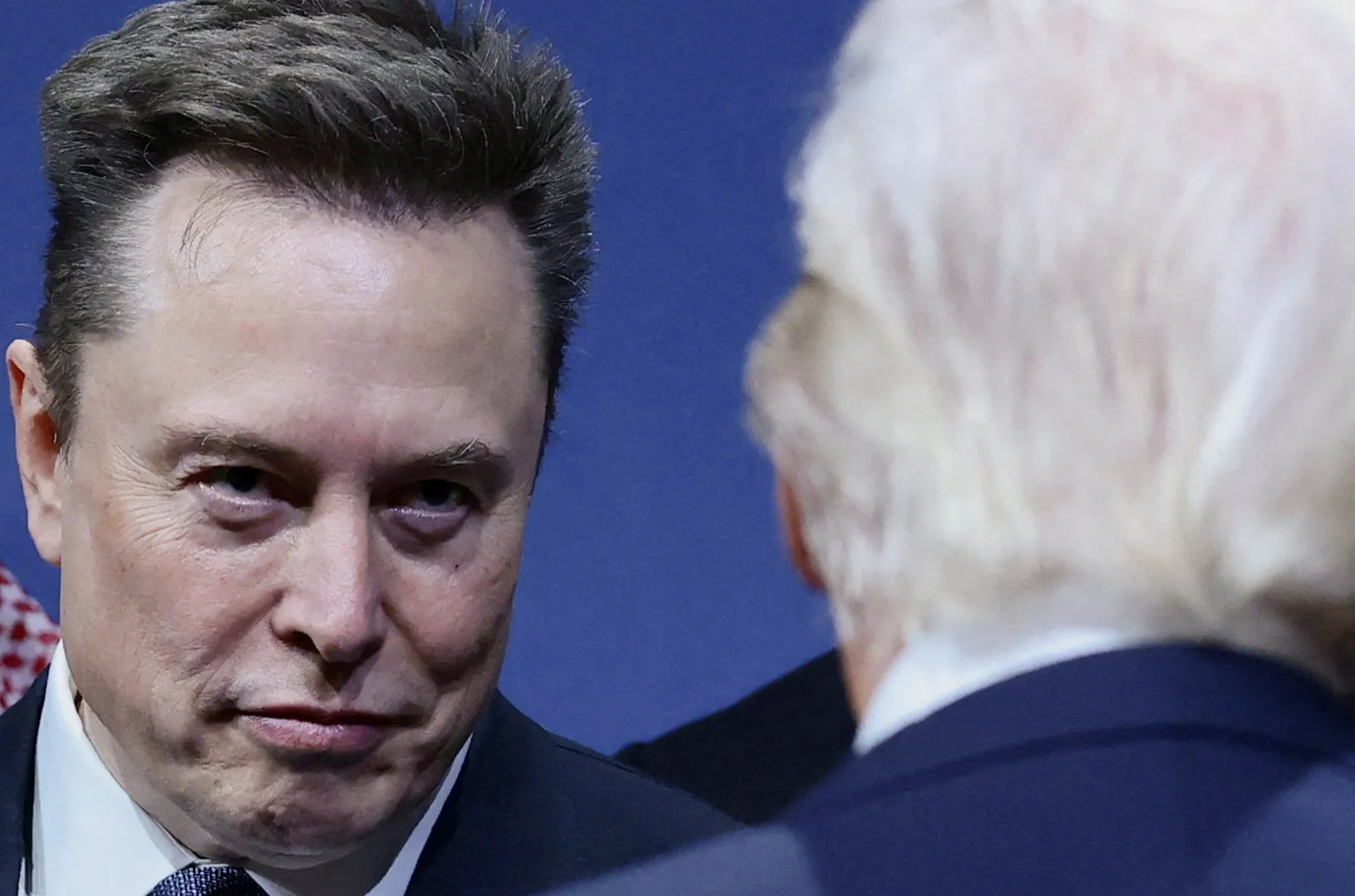 Musk Grokun uşaqların cinsi şəkilləri ilə bağlı məlumatlı olduğunu inkar etdi