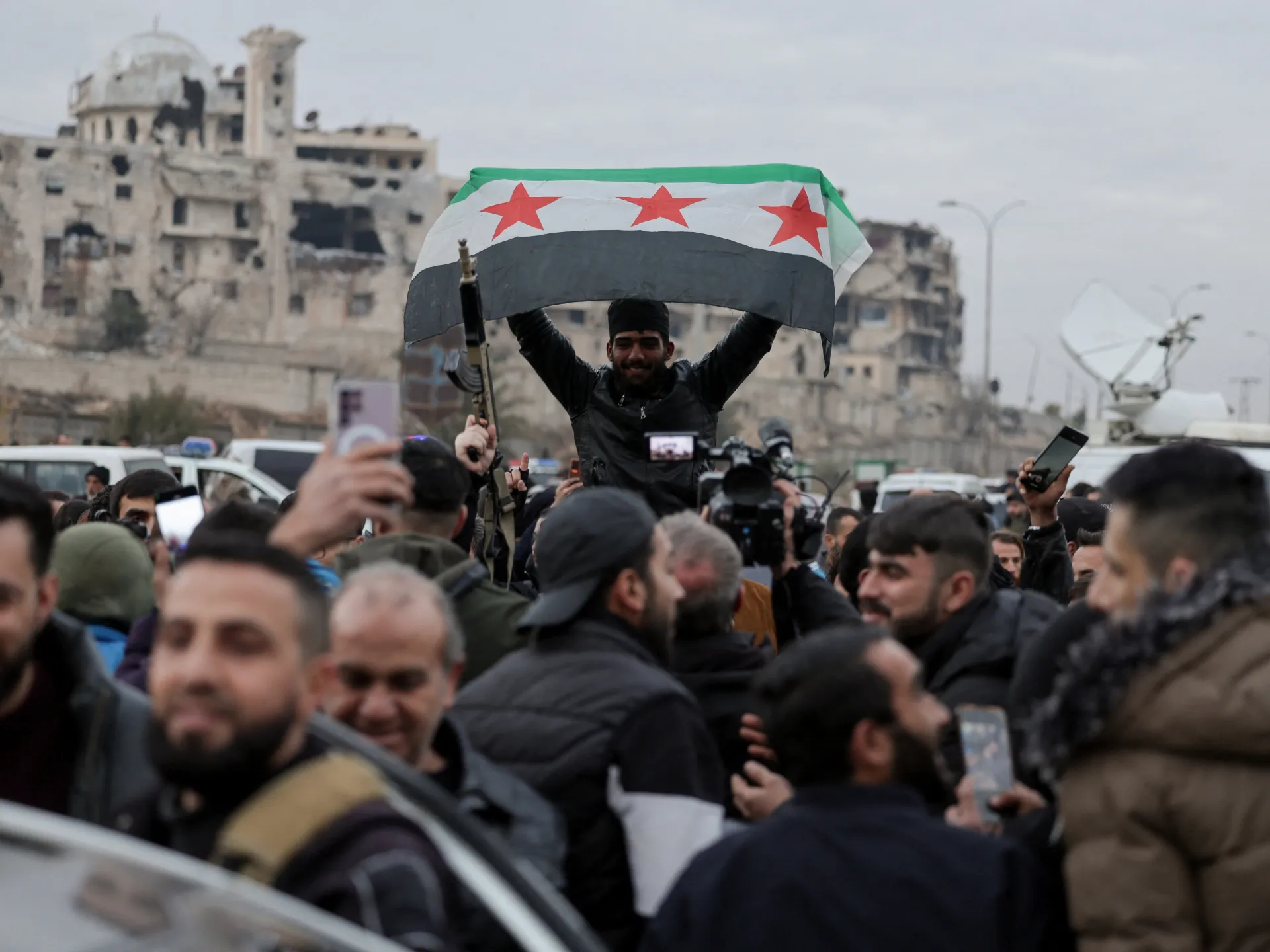 SDF qanlı toqquşmalardan sonra Hələbdən çəkildi