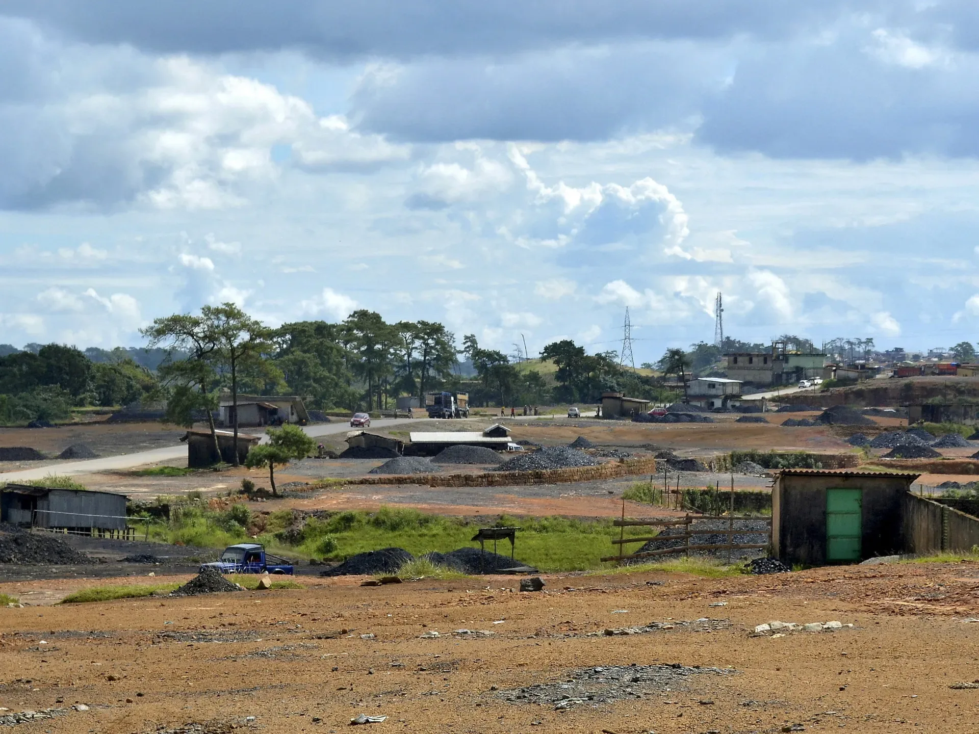 Hindistan kömür mədənində partlayış: 18 ölü, tələdə qalanlar var