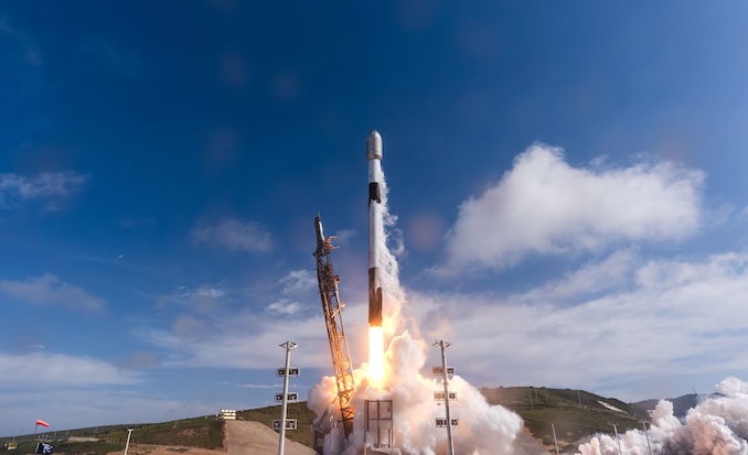 SpaceX fasilədən sonra Falcon 9 missiyasını bərpa etdi