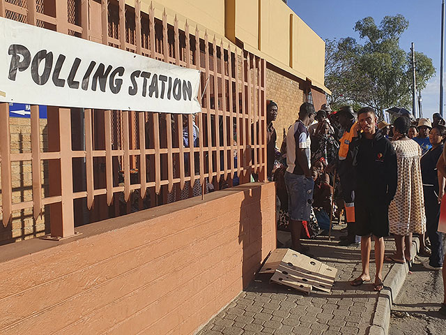 Adolf Hitler Namibiyada yenidən namizəd