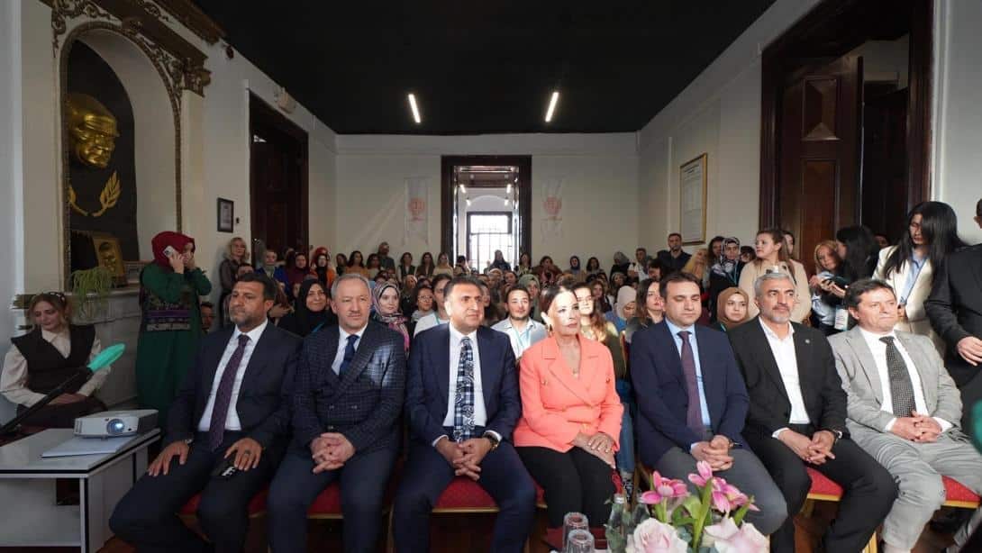 Hülya Koçyiğit "Türkiyə Əsri Maarif Modeli Şənbə Emalatxanaları"nın qonağı oldu