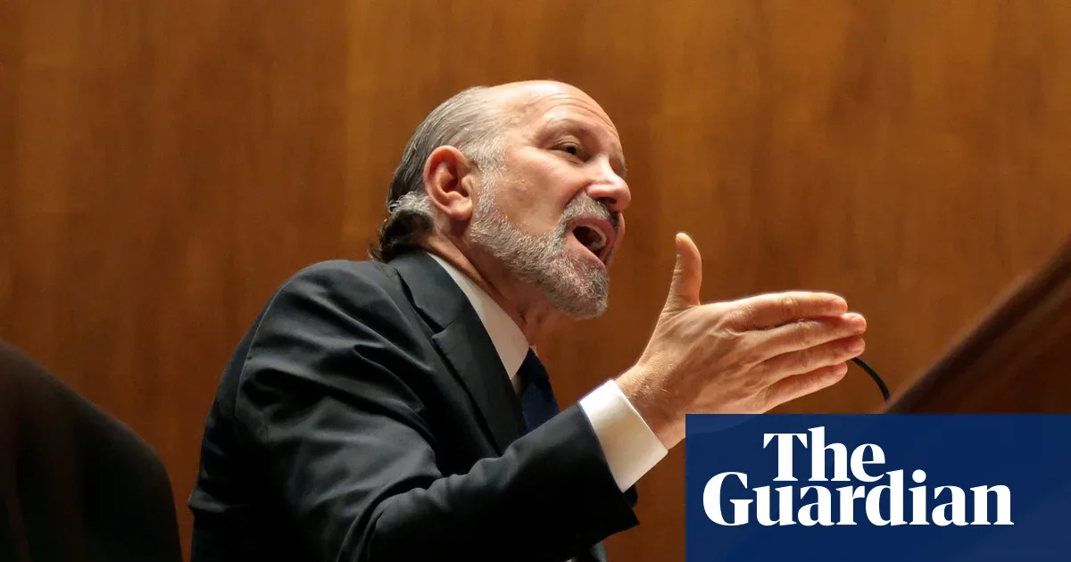 ABŞ ticarət katibi Hovard Lutnik Tramp dövründə Epşteynin adasında nahar etdiyini etiraf etdi