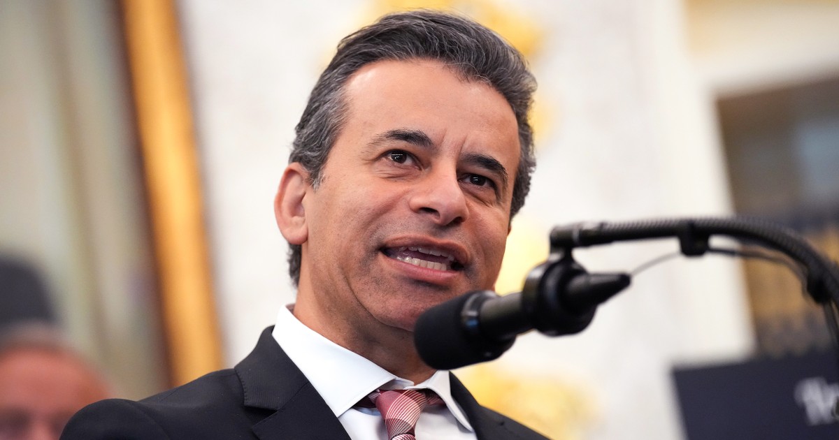 FDA rəhbəri deyir ki, Biden administrasiyası COVID peyvəndlərinin ürək riski ilə bağlı məlumatları gizlədib