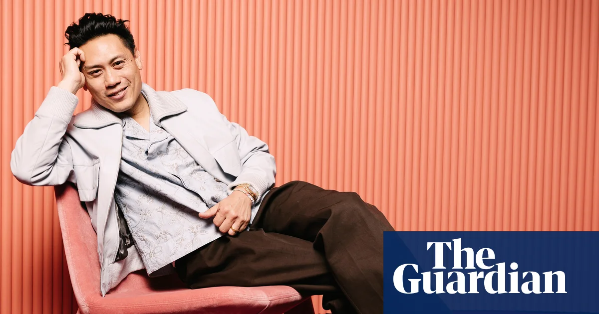 "Ərimə qazanı"nda doğuldum, ərimək əyləncəli deyil": Con M. Çu "Wicked: For Good" filmi, Ariana Qrande və Amerika arzusu haqqında