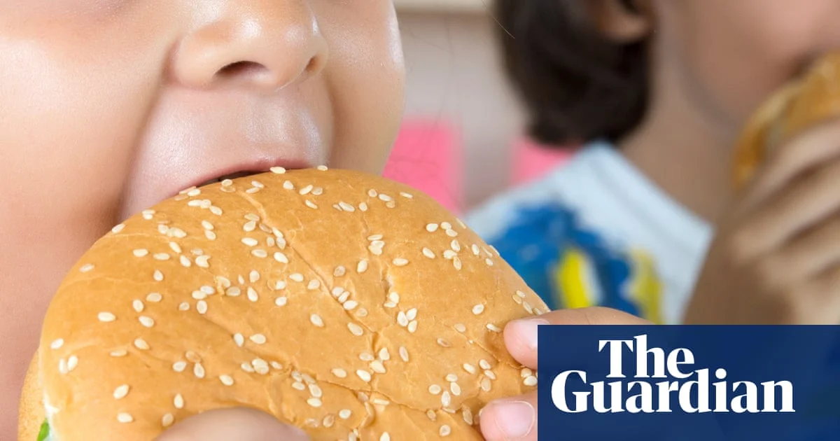 Valideynlər uşaqları üçün zərərli qidalara qarşı mübarizə aparır