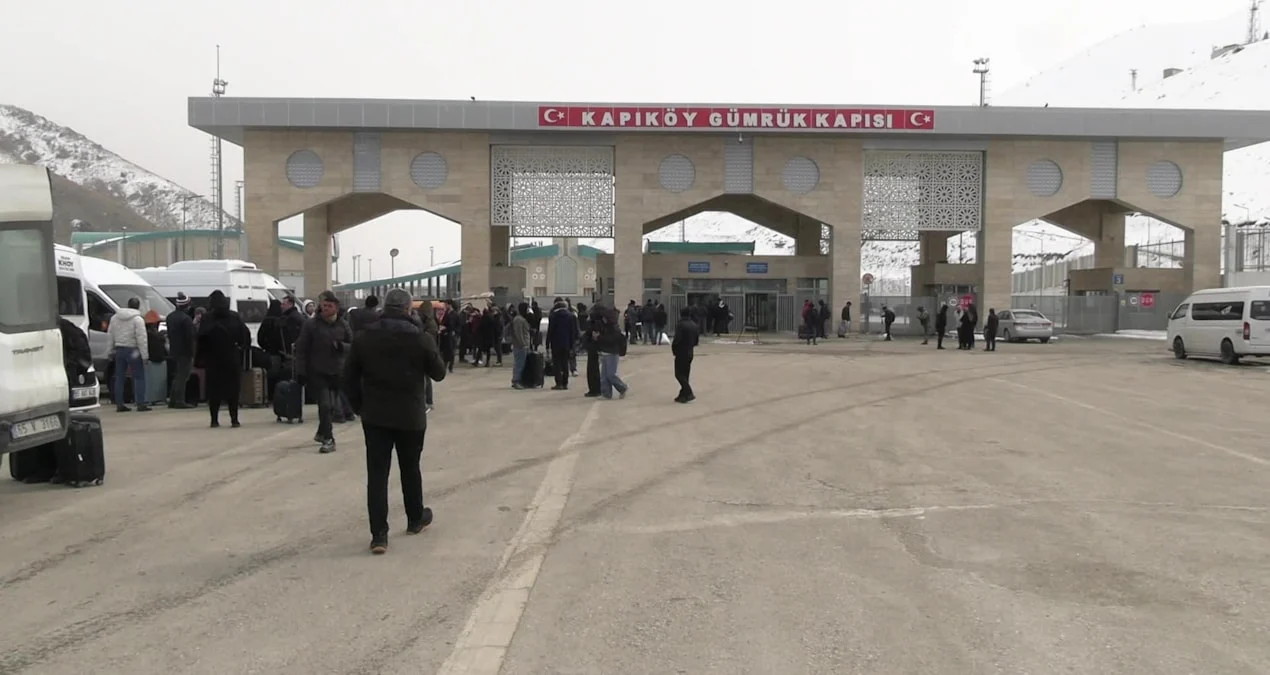 Regiondakı gərginlik İran vətəndaşlarının Türkiyəyə axınını sürətləndirdi