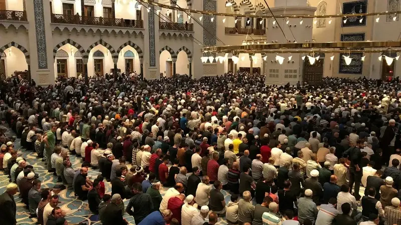 Diyanətdən 21 Noyabr 2025 cümə namazı vaxtları: İstanbul, Ankara, İzmir və 81 vilayətin saatları