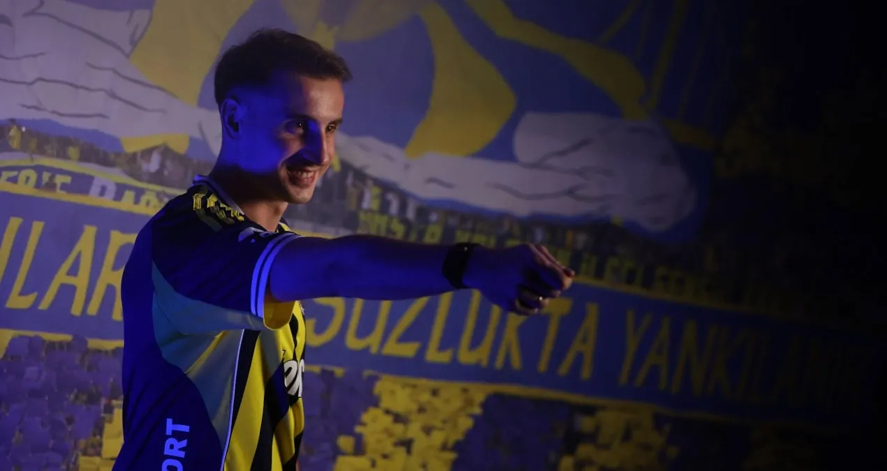 Kərəm Aktürkoğlu rəsmən "Fənərbağça"da Şərəfli klub dediyinin səbəbini açıqladı