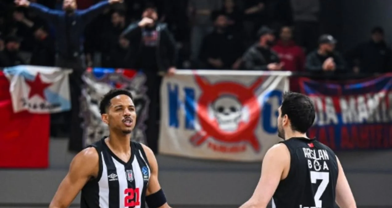 Yunanıstanda "Beşiktaş"a və Türk Polisinə qarşı təxribatçı pankart