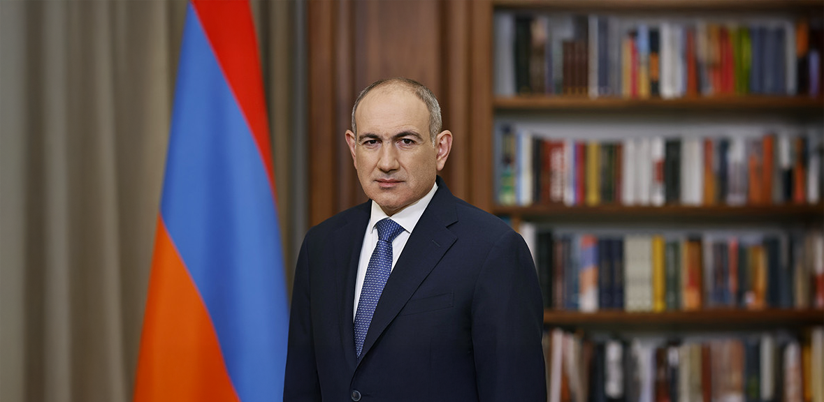 Paşinyan yeni Konstitusiya vasitəsilə münaqişə düşüncəsindən əl çəkməyi təklif edir: Bu, sülhə doğru addımdırmı?