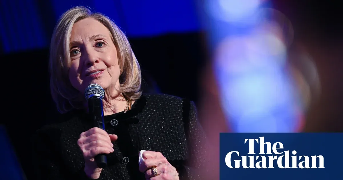 Hillari Klinton: Tramp Ədliyyəsi Epstein sənədlərini ört-basdır edib