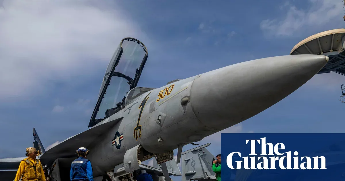 Sülh masası kənarda Tramp İrana hərbi zərbəyə gözləniləndən yaxın