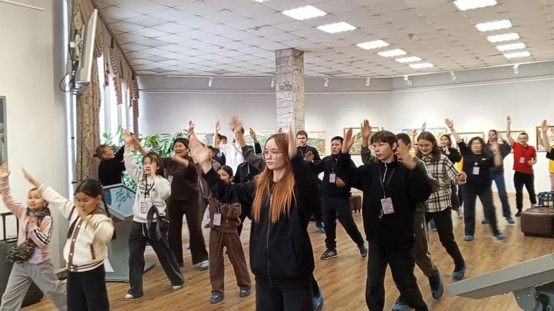 Zabaykalya sənətçiləri festival iştirakçılarına səhnə enerjisi aşıladı