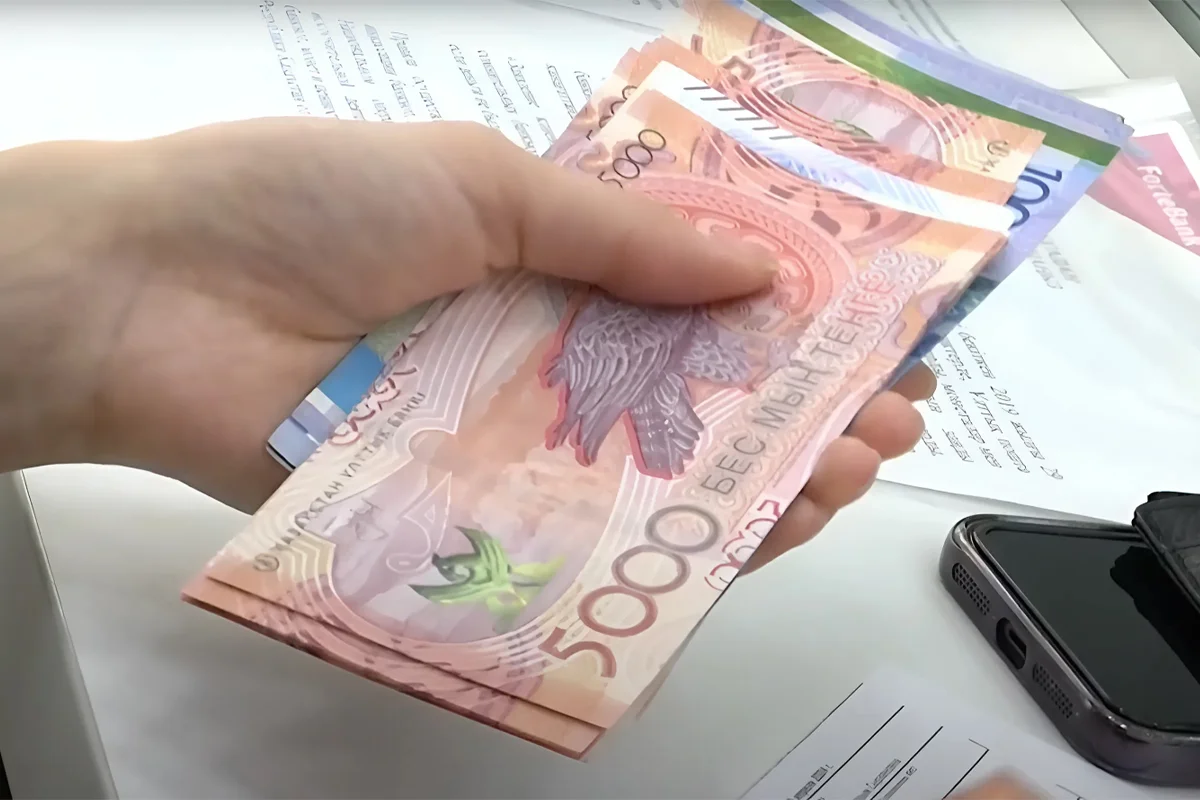 İşləməyən qazaxıstanlılara pensiya düşür