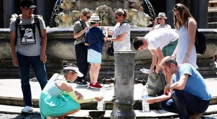 Şiddətli istilər davam edir: 1350 məktəb bağlandı