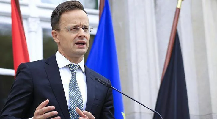 Macarıstan XİN Szijjarto: Ukrayna müharibə təhlükəsi yaradır