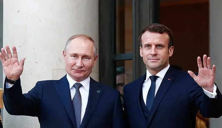 Putin və Makron üç illik fasilədən sonra bir araya gəldi