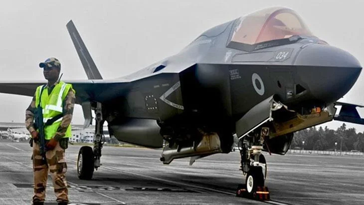 F-35 tələyə düşdü: Pilot məxfi texnologiya səbəbindən çıxış istəyir