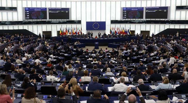 Von der Leyen Avropa Parlamentində etimad səsverməsini keçdi