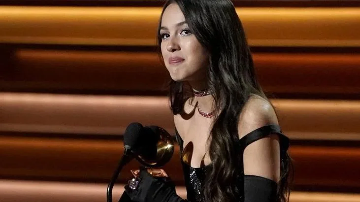 Olivia Rodrigo Qəzzə Barəsində: 'Dəhşətli!'