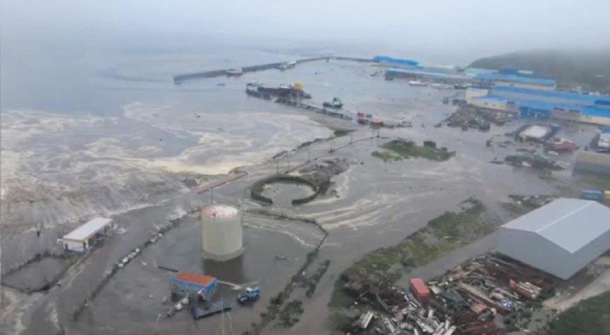 Dev təkanın ardından tsunami kabusu