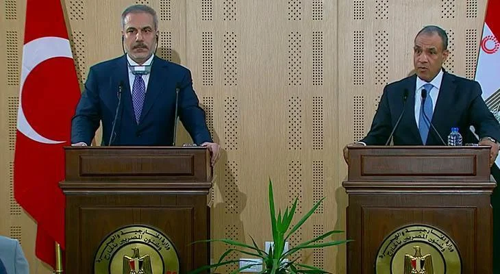 XİN başçısı Hakan Fidan Misirdə mətbuat konfransında